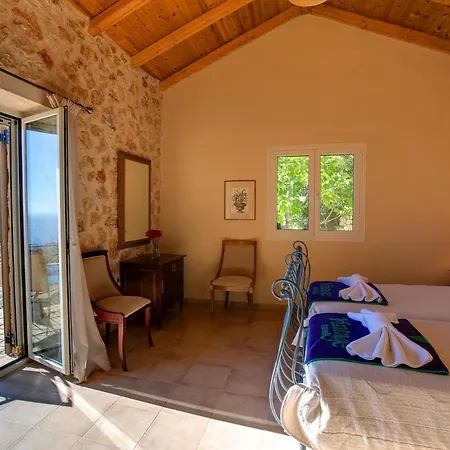 Villa Sleeps 4 Pool Air Con Wifi Fanies